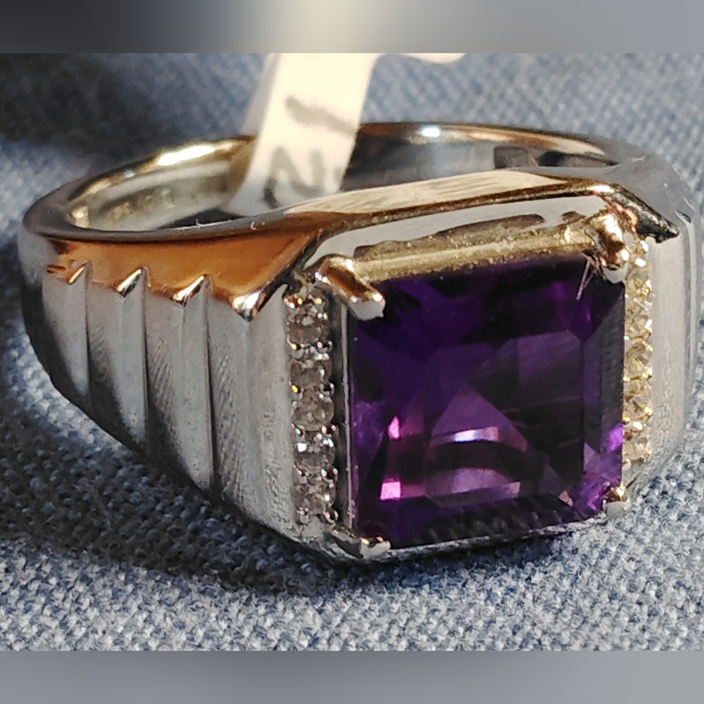 MEN'S- AFRICAN AMETHYST & WHITE TOPAZ ON THE SHOULDERS. RIBBED STERLING RING. 12